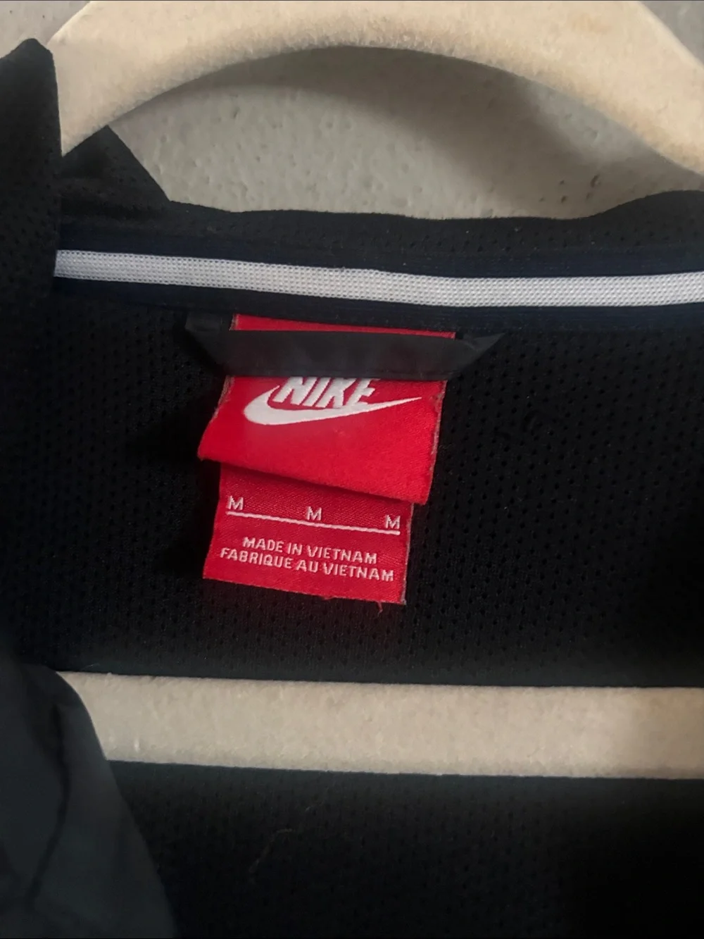 Nike classic windbreaker